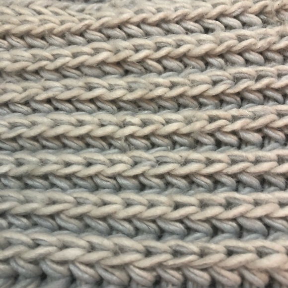 EXPRESS grey & cream long knit infinity scarf - Picture 2 of 3